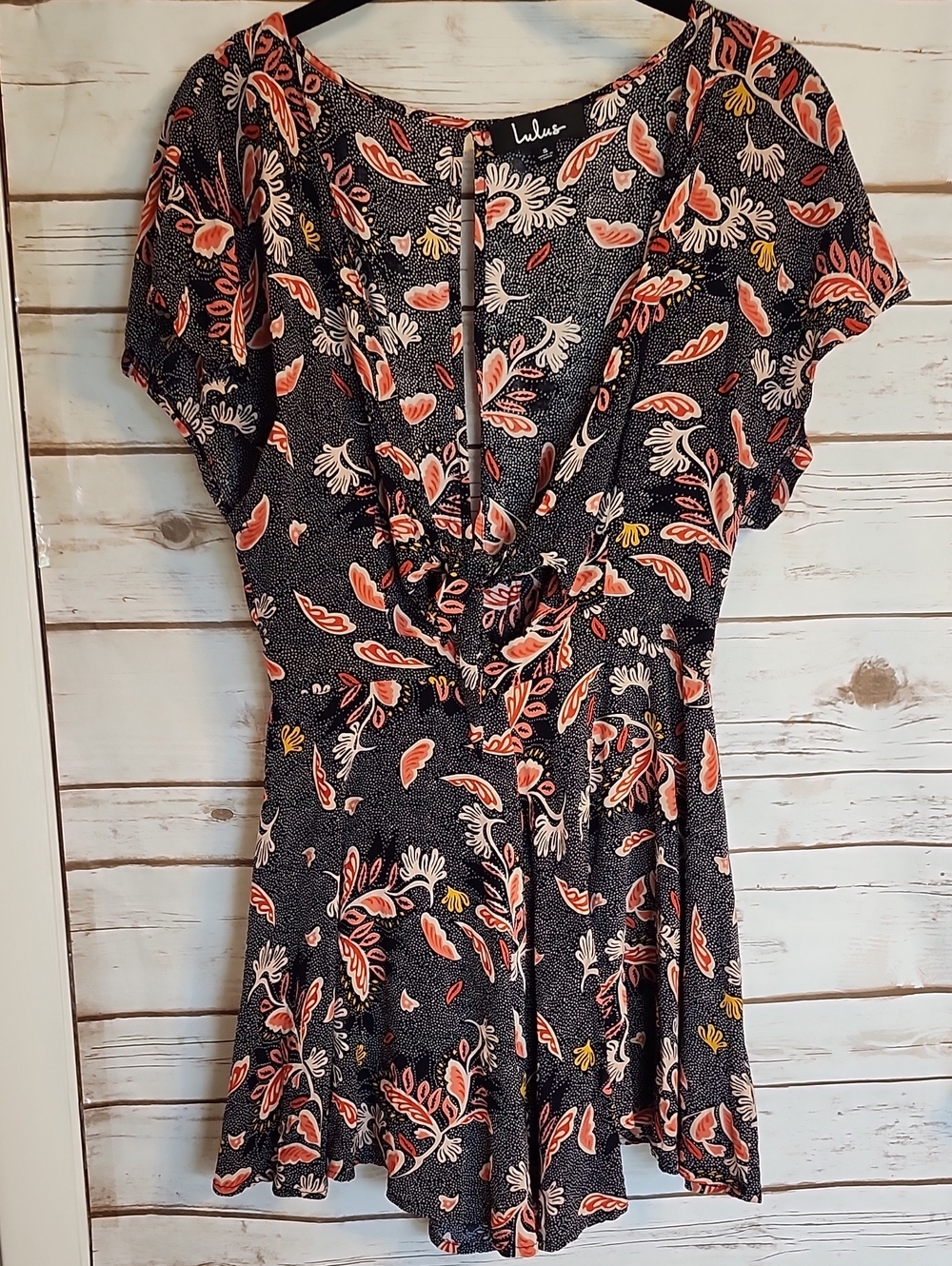 Lulu's Black Floral Coral-Accented Romper Small
